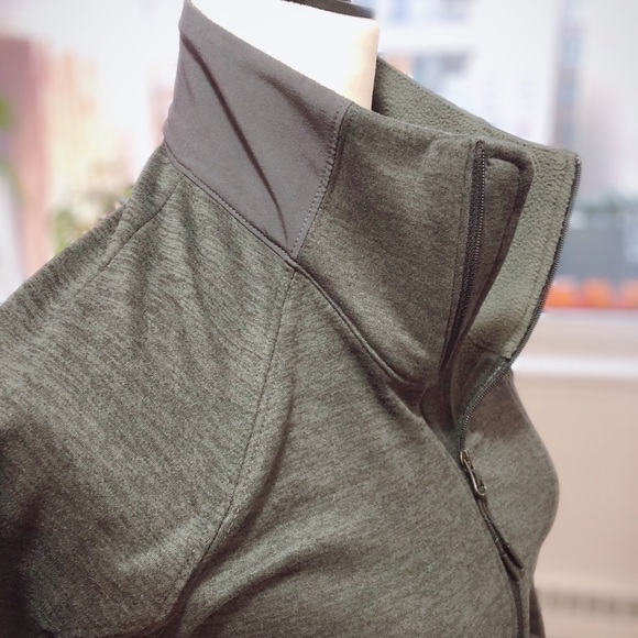 Northface base layer running jacket - Picture 5 of 6